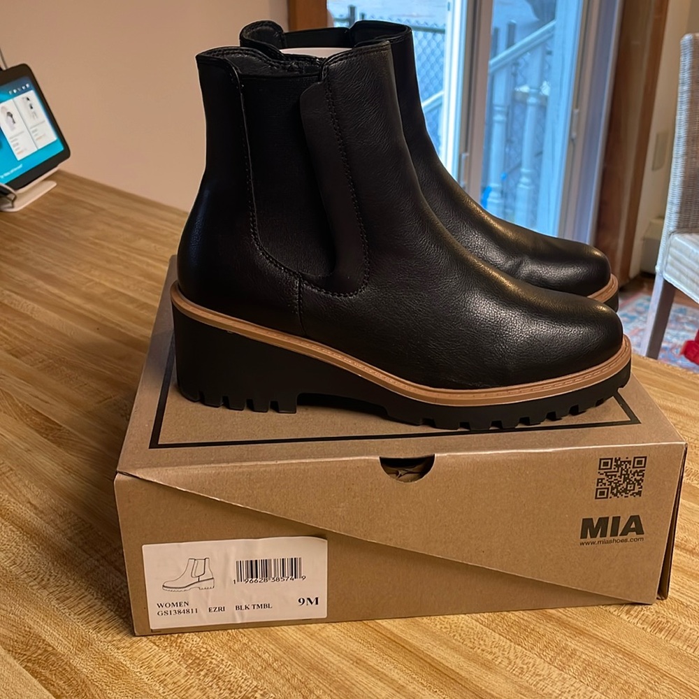 Size 9 Black MIA Ezri Bootie